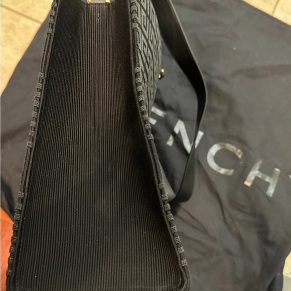 Givenchy handbag - Picture 8 of 9